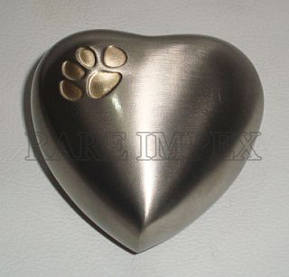 <span style="margin: 0px 0px 5px 0px; font-weight: 600;">RI-BR-K791</span><br />Brass Keepsake Heart