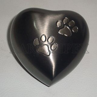 <span style="margin: 0px 0px 5px 0px; font-weight: 600;">RI-BR-K793</span><br />Paw Prints Keepsakes Hearts
