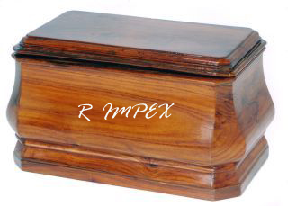 <span style="margin: 0px 0px 5px 0px; font-weight: 600;">RI-WD-12002</span><br />Wooden Urns