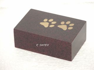 <span style="margin: 0px 0px 5px 0px; font-weight: 600;">RI-WD-12022</span><br />Wooden Urns