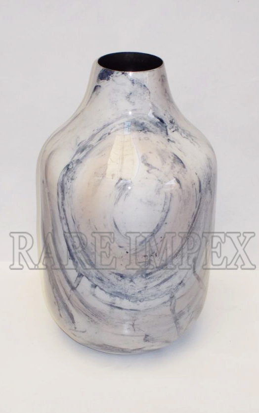 <span style="margin: 0px 0px 5px 0px; font-weight: 600;">RI-15779</span><br />Stone Finish Metal Vase