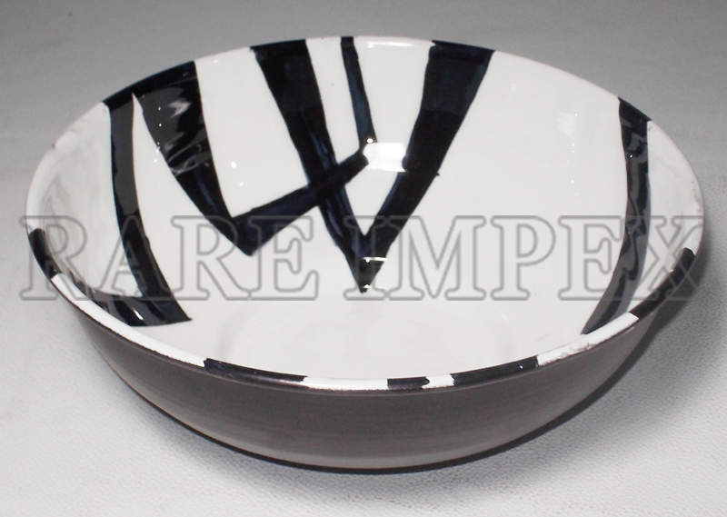 <span style="margin: 0px 0px 5px 0px; font-weight: 600;">RI-17243</span><br />Ceramic Finish Metal Bowl