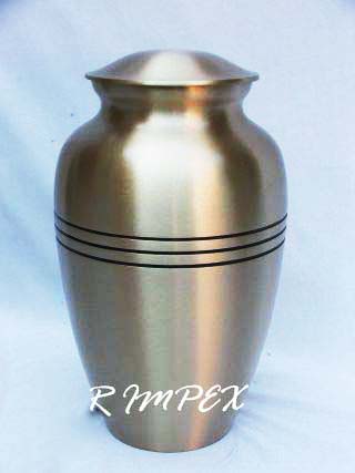 <span style="margin: 0px 0px 5px 0px; font-weight: 600;">RI-BR-9402-L</span><br />Brass Cremation Urns