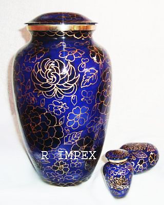 <span style="margin: 0px 0px 5px 0px; font-weight: 600;">RI-BR-9467</span><br />Brass Cremation Urns