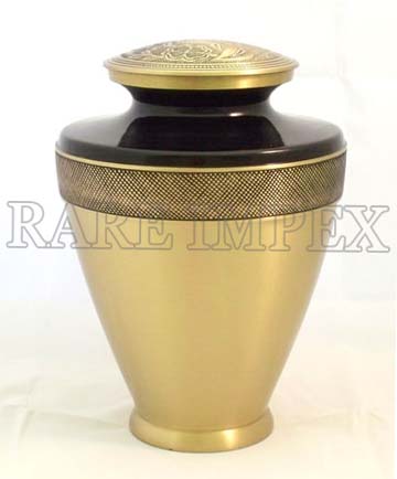 <span style="margin: 0px 0px 5px 0px; font-weight: 600;">RI-BR-9553</span><br />Brass Cremation Urns