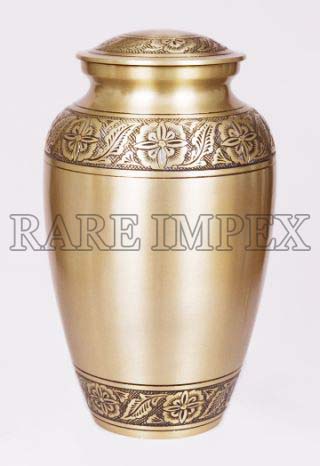 <span style="margin: 0px 0px 5px 0px; font-weight: 600;">RI-BR-9936</span><br />Brass Cremation Urns