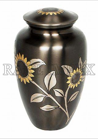 <span style="margin: 0px 0px 5px 0px; font-weight: 600;">RI-BR-9937</span><br />Brass Cremation Urns