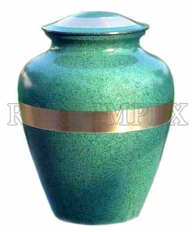 <span style="margin: 0px 0px 5px 0px; font-weight: 600;">RI-BR-9953</span><br />Brass Cremation Urns