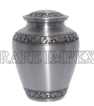 <span style="margin: 0px 0px 5px 0px; font-weight: 600;">RI-BR-9969</span><br />Brass Cremation Urns