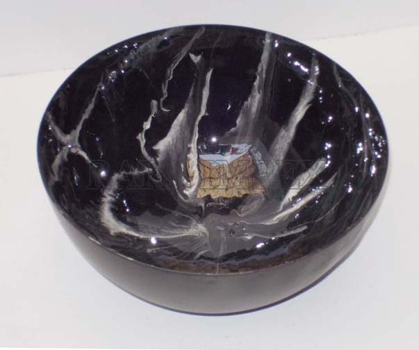 <span style="margin: 0px 0px 5px 0px; font-weight: 600;">RI-IR-15405</span><br />Abstract Black Metal Bowls